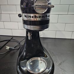KitchenAid Artisan Series 5 qt. Tilt-Head Stand Mixer  Black - For Parts