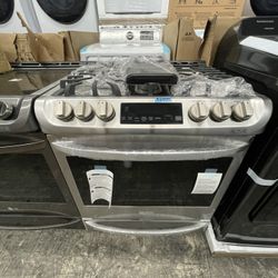 LG 30” Slide In Gas Range In Stainless Steel New In Box With Middle Grill 