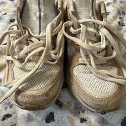 Veja Women Sneakers Size 7