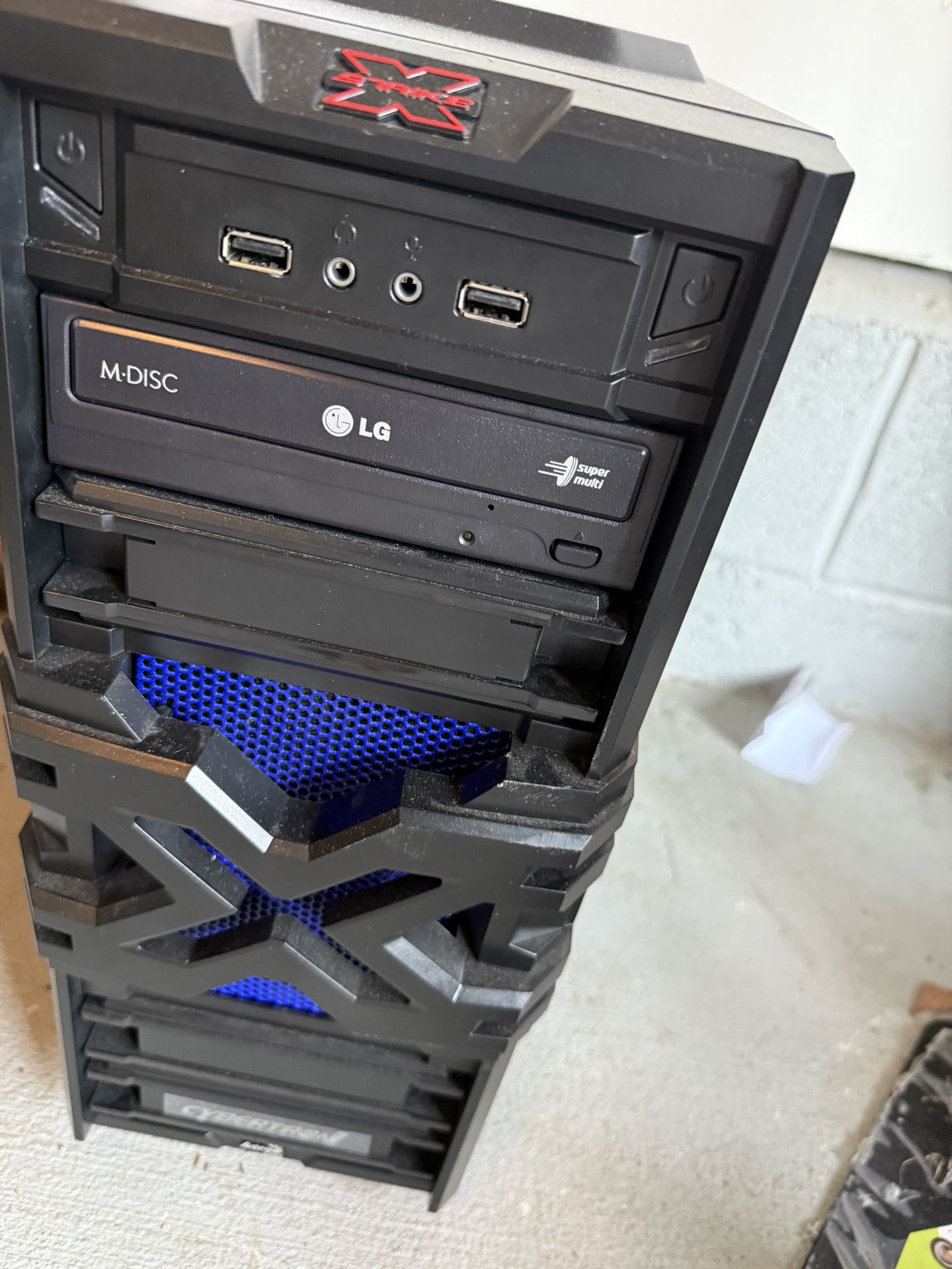 Great Condition Used Pc Case Plus Battery Socket