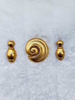 MATTE GOLD BROOCH PIN and EARRINGS