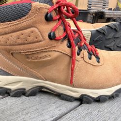 Men's Newton Ridge™ Plus II Suede Waterproof Hiking Boot Mens 9