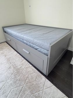 IKEA BRIMNES Daybed + 2 Twin Mattress