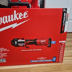 M18 MILWAUKEE FUEL PRESS TOOL KIT
