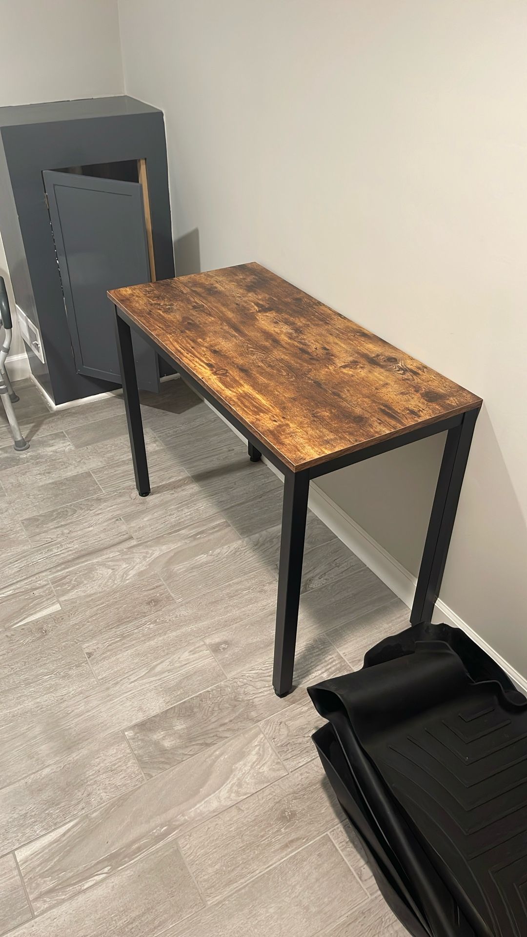 Desk/ Tv Stand