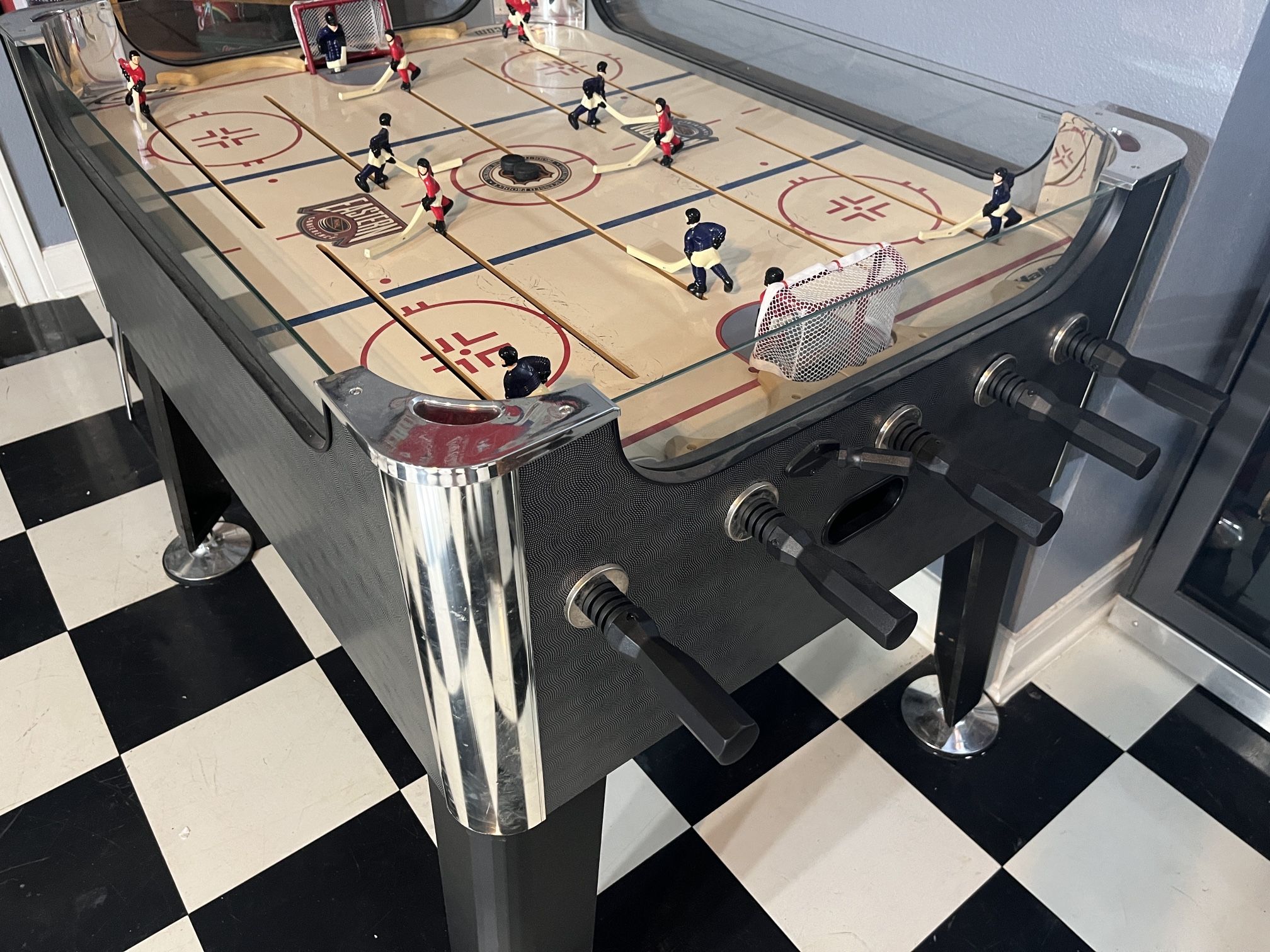 HOCKEY FANS LOOK - Halex NHL Elite Rod Hockey Game Table