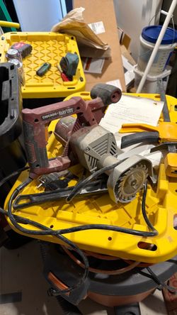 Toe kick saw