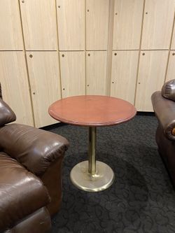 FREE Table 30”diameter, 29” tall