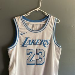 James 23 Lakers Jersey XL