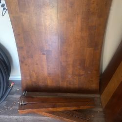 Nice Table 5’x5’