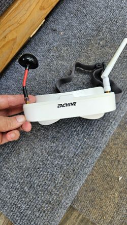 FPV DRONE QUAD HmD GOOGLES  Eachine EV100 5.8ghz
