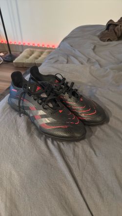 PREDATOR LEAGUE TURF SOCCER SHOES