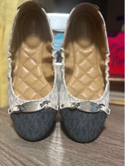 Michael Kors size 6