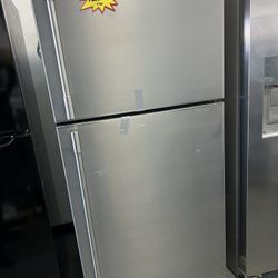 FRIGIDAIRE PROFESSIONAL TOP FREEZER REFRIGERATOR STAINLESS STEEL BRAND NEW!!!  20’ Cuft Capacity!!!!