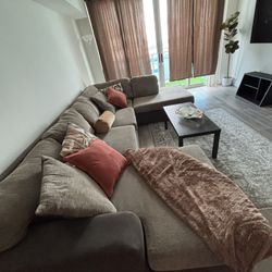 Couch Dinning Table Gaming Stand Rug 