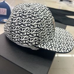 Black And White Giuseppe Hat