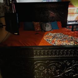 King Bed Frame With Mattress 