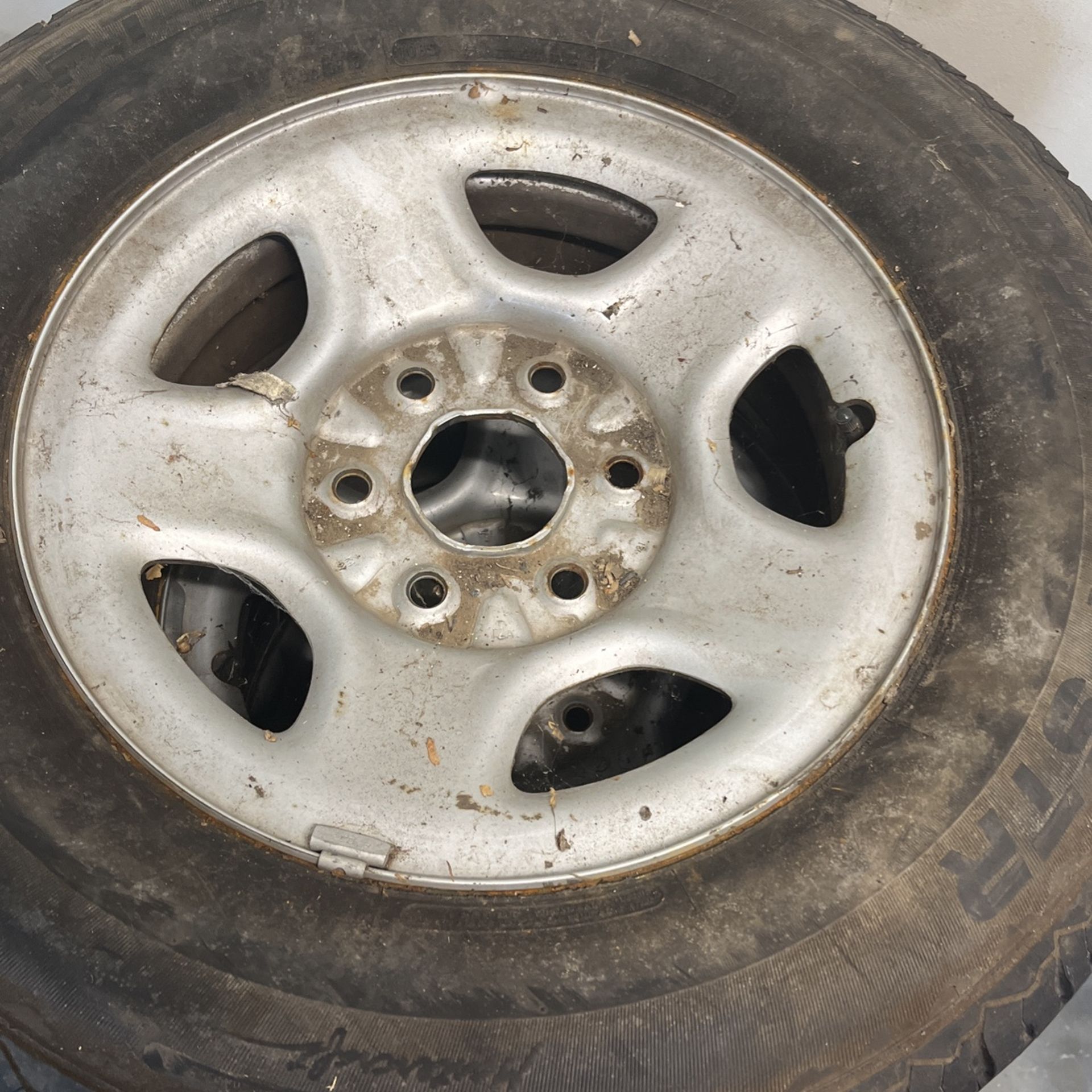 OemGmc Tires 235/70R16
