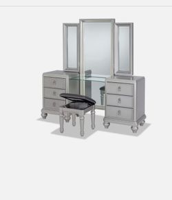 Vanity set 6 drawers from bobs furniture