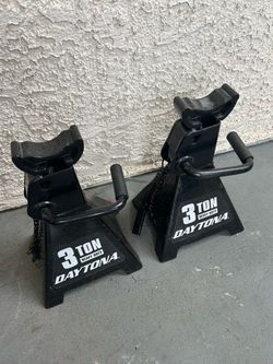 Jack stands