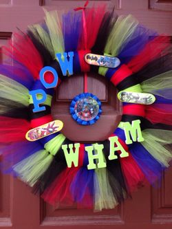 Super hero wreath