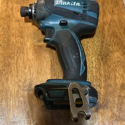 Makita LXDT04 18-Volt Cordless 1/4" Hex Impact Driver Bare Tool Only