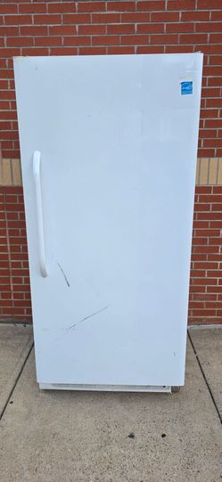 FREE DELIVERY Frigidaire 20.2 cubic foot,

frost-free upright freezer. Works Great!