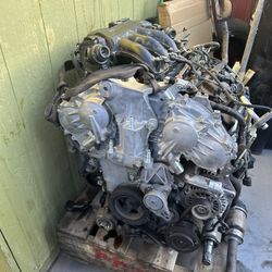 Parts Car (2013 Nissan Pathfinder SV)