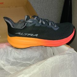 Altra Running Shoes Men's 9