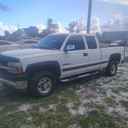 Chevy Silverado 2500 HD 6.0 L S 2001