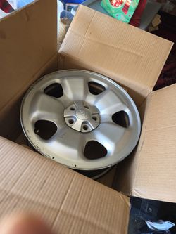 4 Stock Rims Off Jeep Cherokee 2016 $100 W/caps