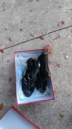 $50 Michael Kors shoes size 10
