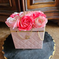 Beautiful eternal rosa bouquet