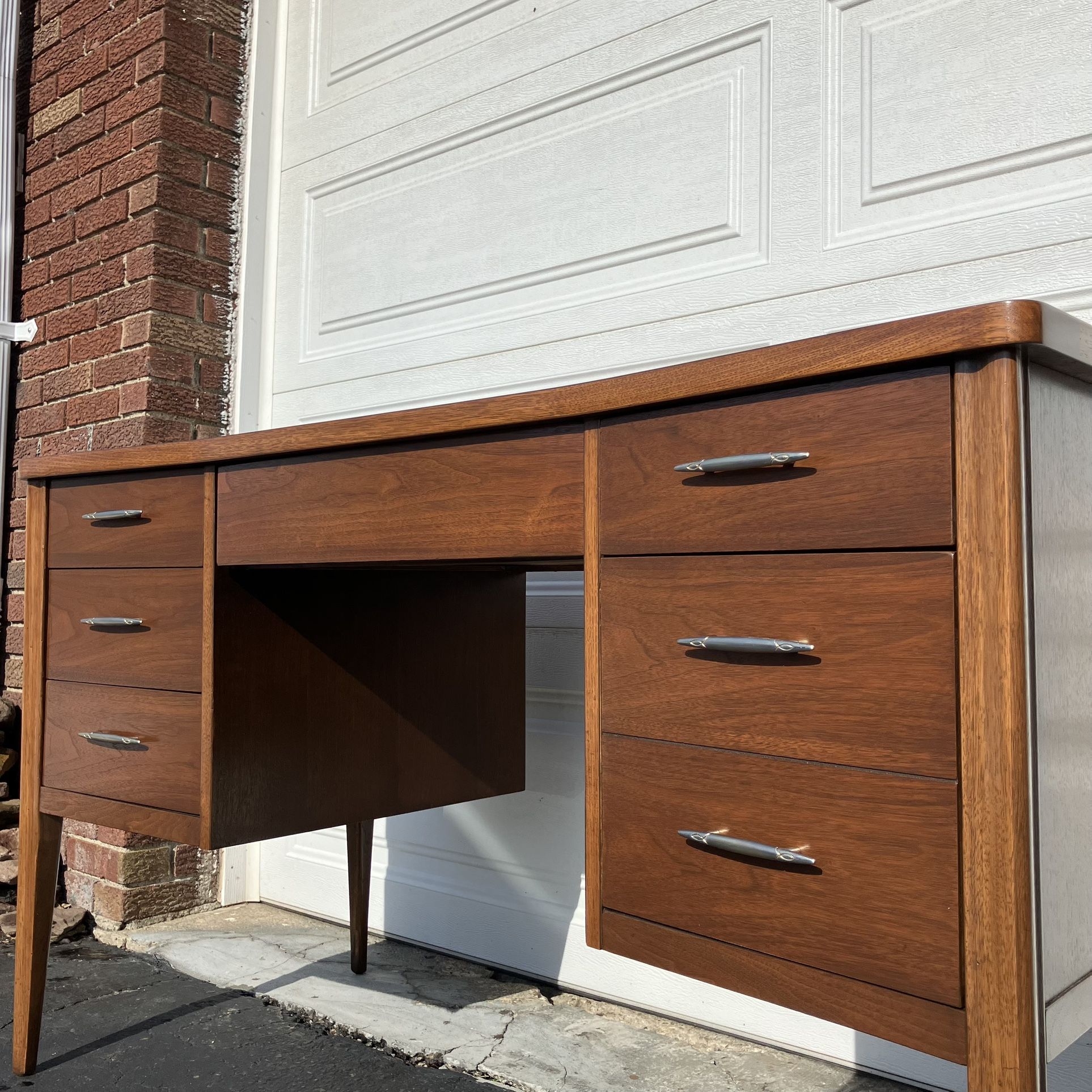 Vintage Mid Century Modern Broyhill “Saga” Desk