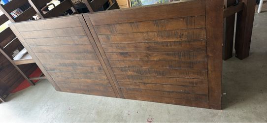 Solid Wood Extendable Dining Table