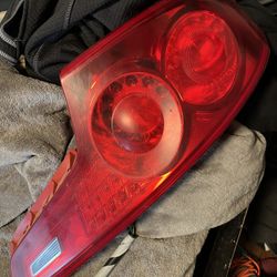 Infinity G35 Coupe Taillight (2003-2007)
