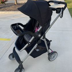 Minnie Mouse 8 Ways to Stroll Stroller. 