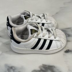 Adidas Walker/toddler Size 5K