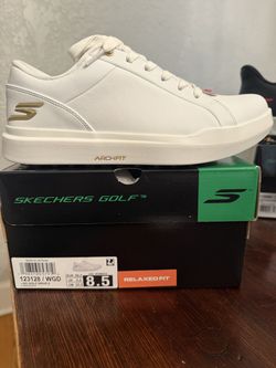 Size 8.5 women’s golf shoes