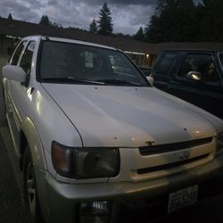 1998 Infiniti QX4
