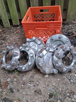 8 https://offerup.com/redirect/?o=bHVnZy5mb3Jk hub caps