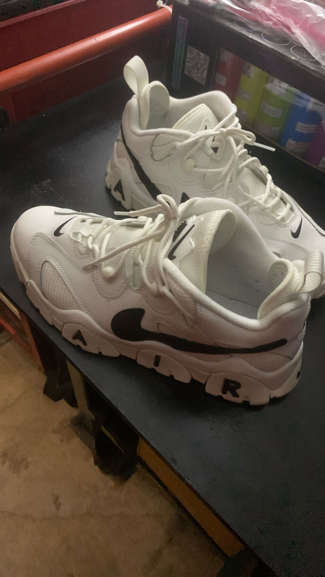 Nike Air Barrage Low Size 10 Men’s