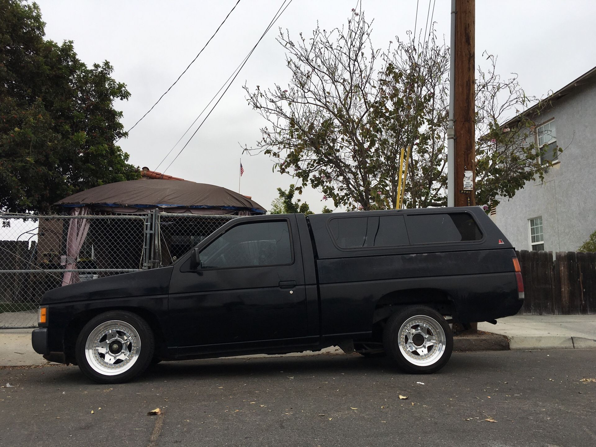Leer camper shell. D21 Nissan hardbody