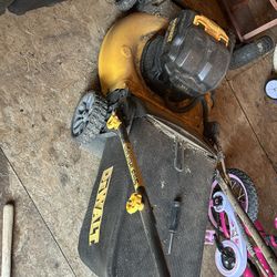 Dealt Battery Mower 