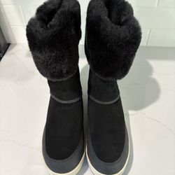KOOLABURRA by Ugg Size 9 women!