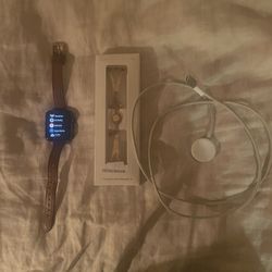 Like New - Apple Watch Series 3 38mm Smartwatch