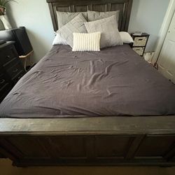 Queen Bed 
