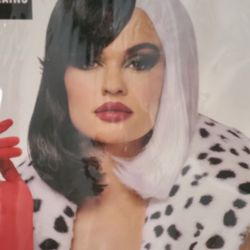 Cruella Deville Wig, Cigarette And Red Gloves