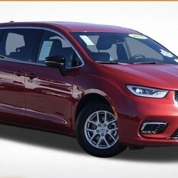 Like New 2025 Chrysler Pacifica FWD