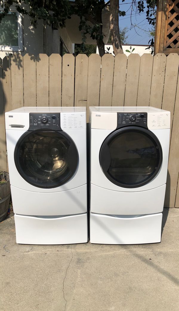 Kenmore Elite HE3t Washer & Gas Dryer w/pedestals for Sale in Glendale